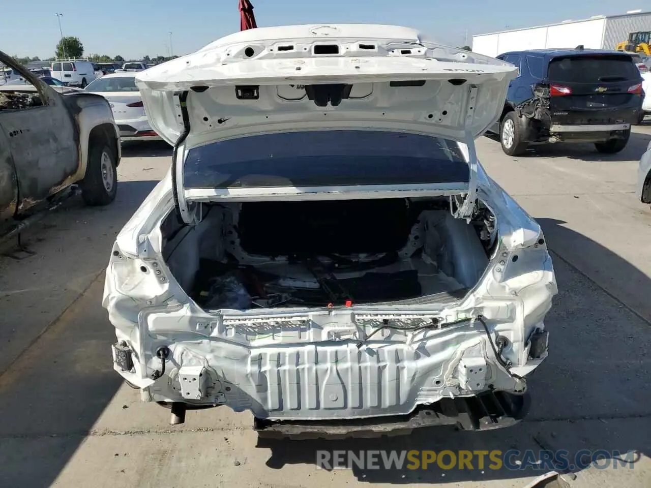 6 Photograph of a damaged car 58AEA1C16NU019833 LEXUS ES300 2022