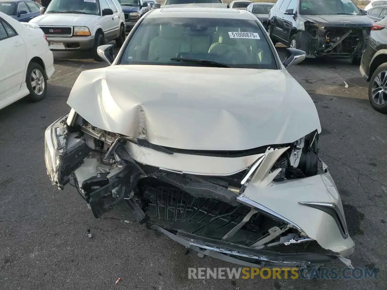 5 Photograph of a damaged car 58AEA1C17NU021512 LEXUS ES300 2022