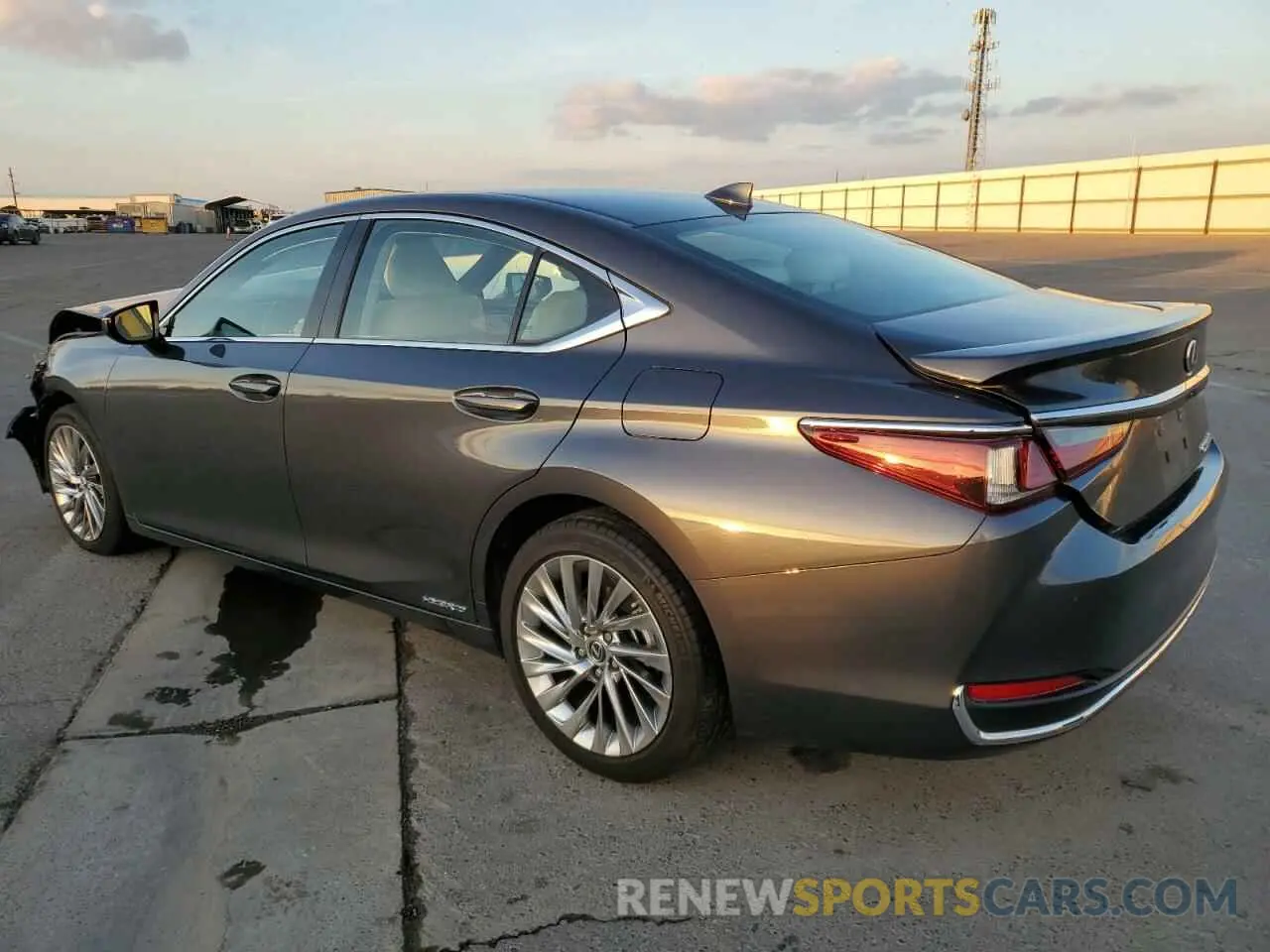 2 Photograph of a damaged car 58AEA1C19NU025089 LEXUS ES300 2022