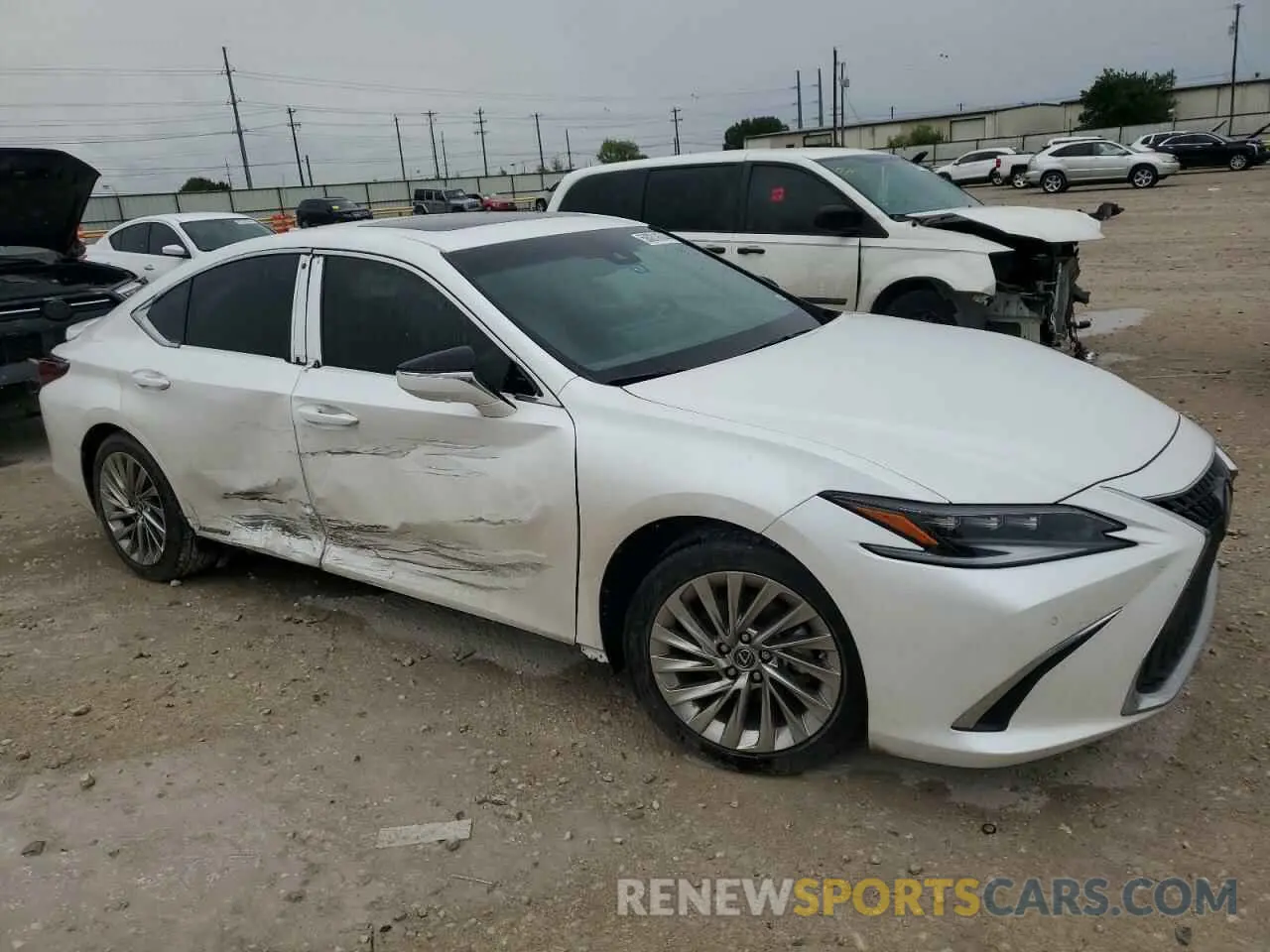 4 Photograph of a damaged car 58AFA1C14NU023285 LEXUS ES300 2022
