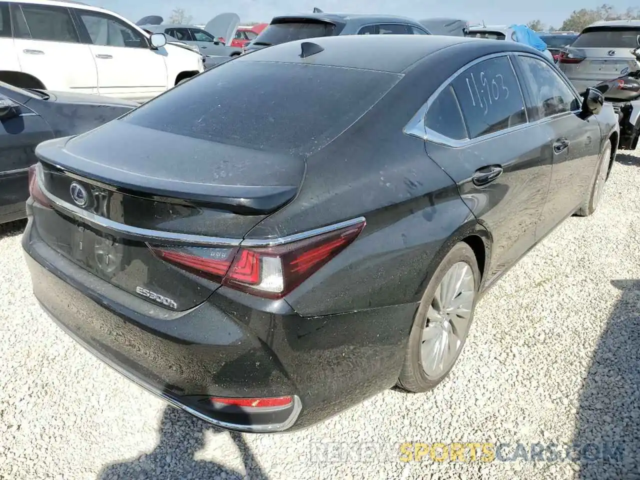 4 Photograph of a damaged car 58AFA1C16NU018038 LEXUS ES300 2022