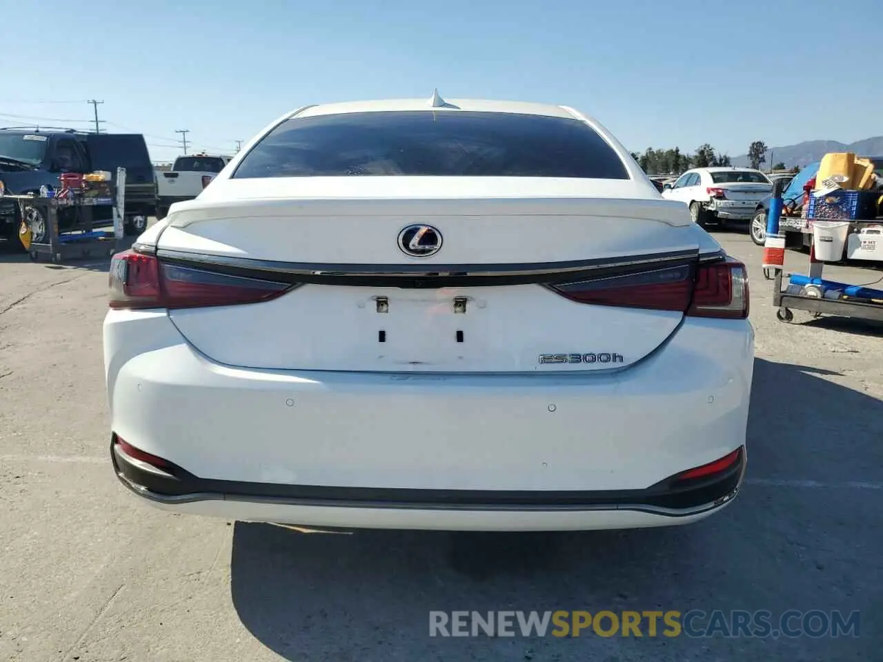 6 Photograph of a damaged car 58AGA1C17NU022779 LEXUS ES300 2022