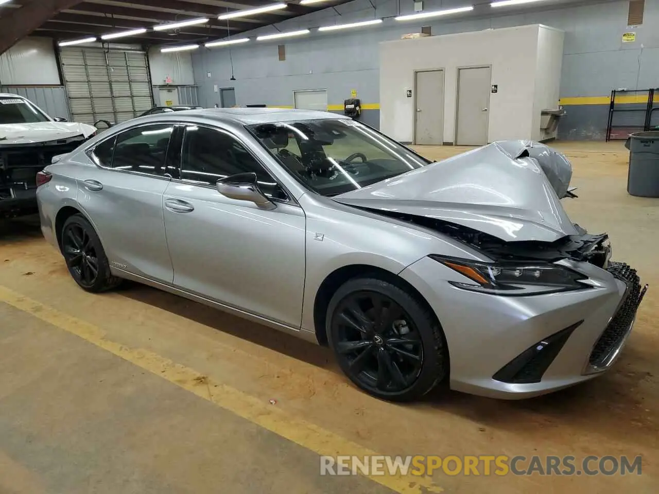 4 Photograph of a damaged car 58AGA1C1XNU014899 LEXUS ES300 2022