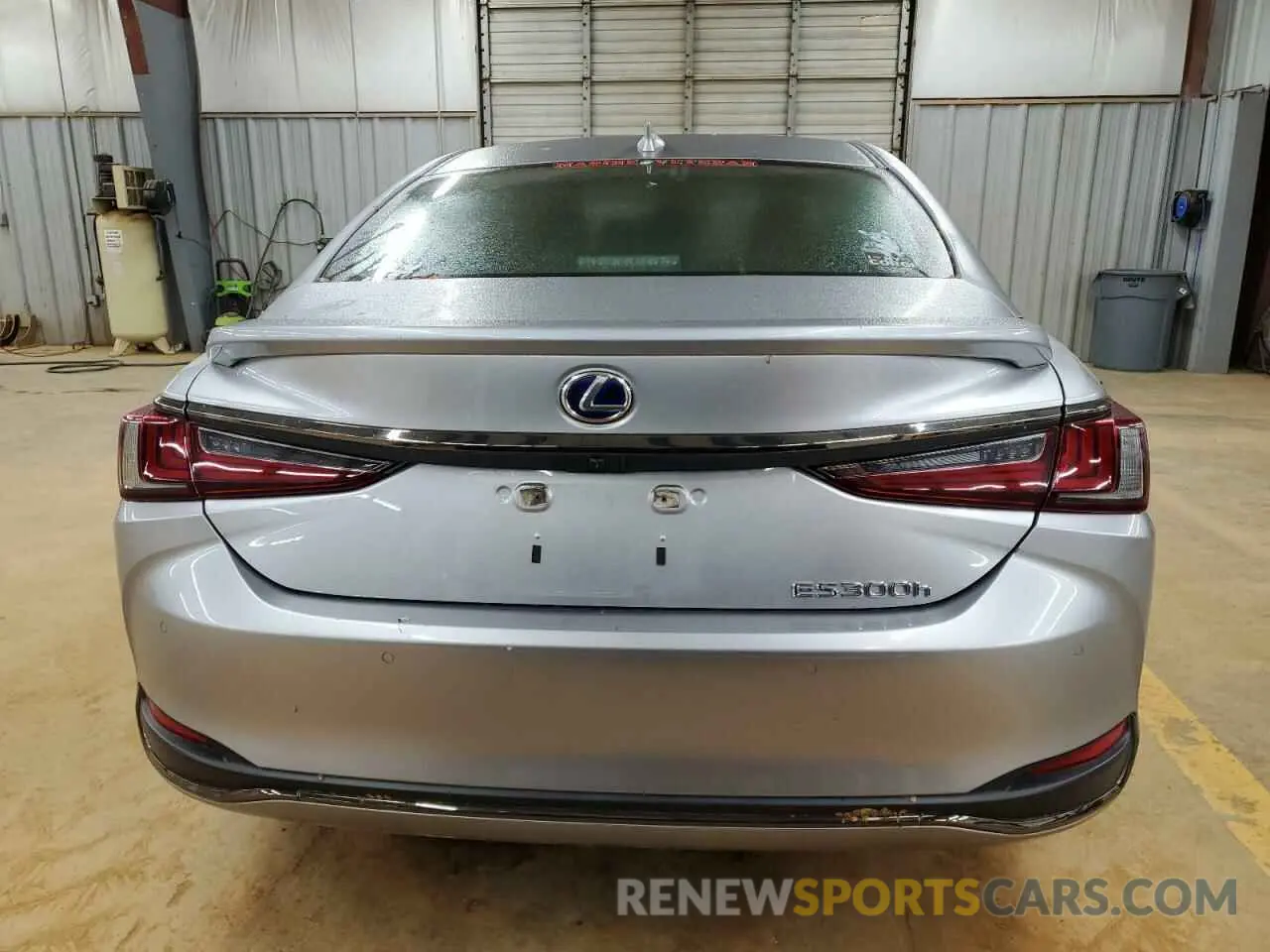 6 Photograph of a damaged car 58AGA1C1XNU014899 LEXUS ES300 2022
