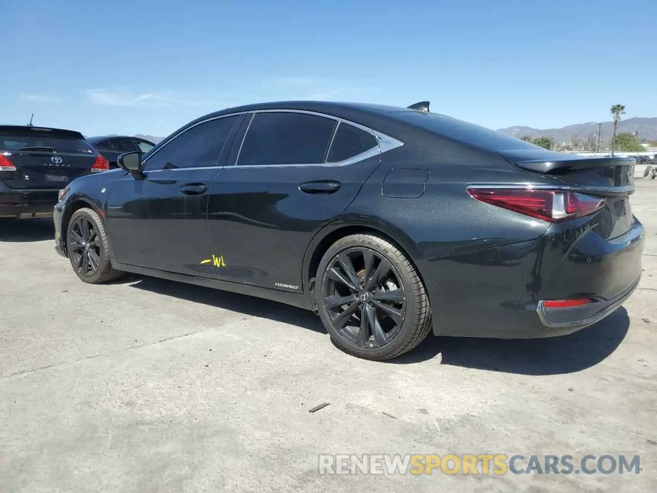 2 Photograph of a damaged car 58AGA1C1XNU021044 LEXUS ES300 2022