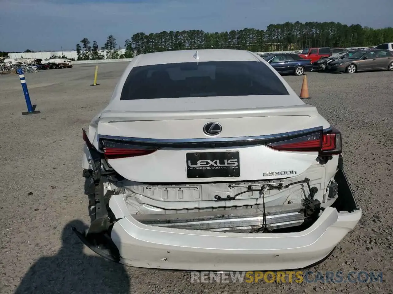 6 Photograph of a damaged car 58ADA1C10PU026761 LEXUS ES300 2023