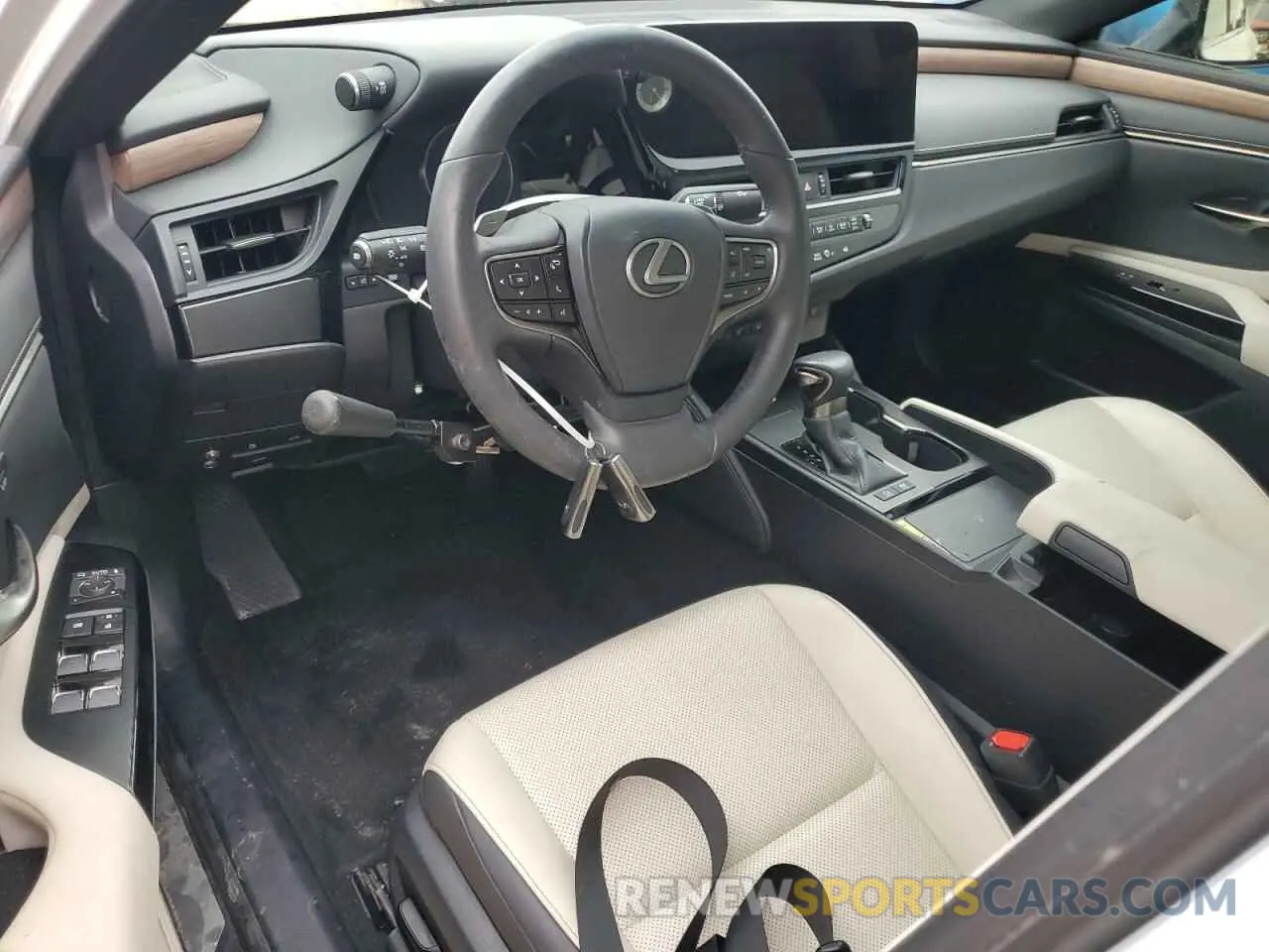 8 Photograph of a damaged car 58ADA1C10PU027232 LEXUS ES300 2023
