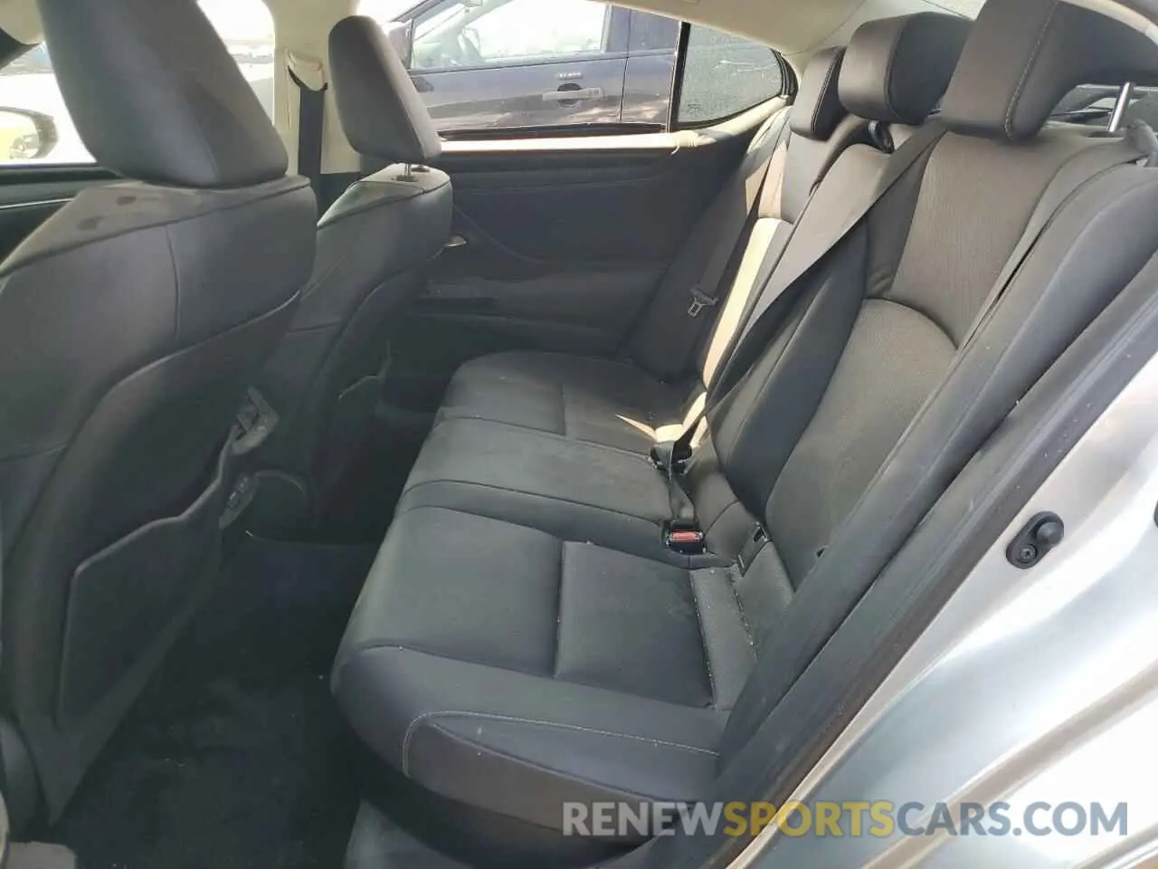 10 Photograph of a damaged car 58ADA1C13PU027256 LEXUS ES300 2023