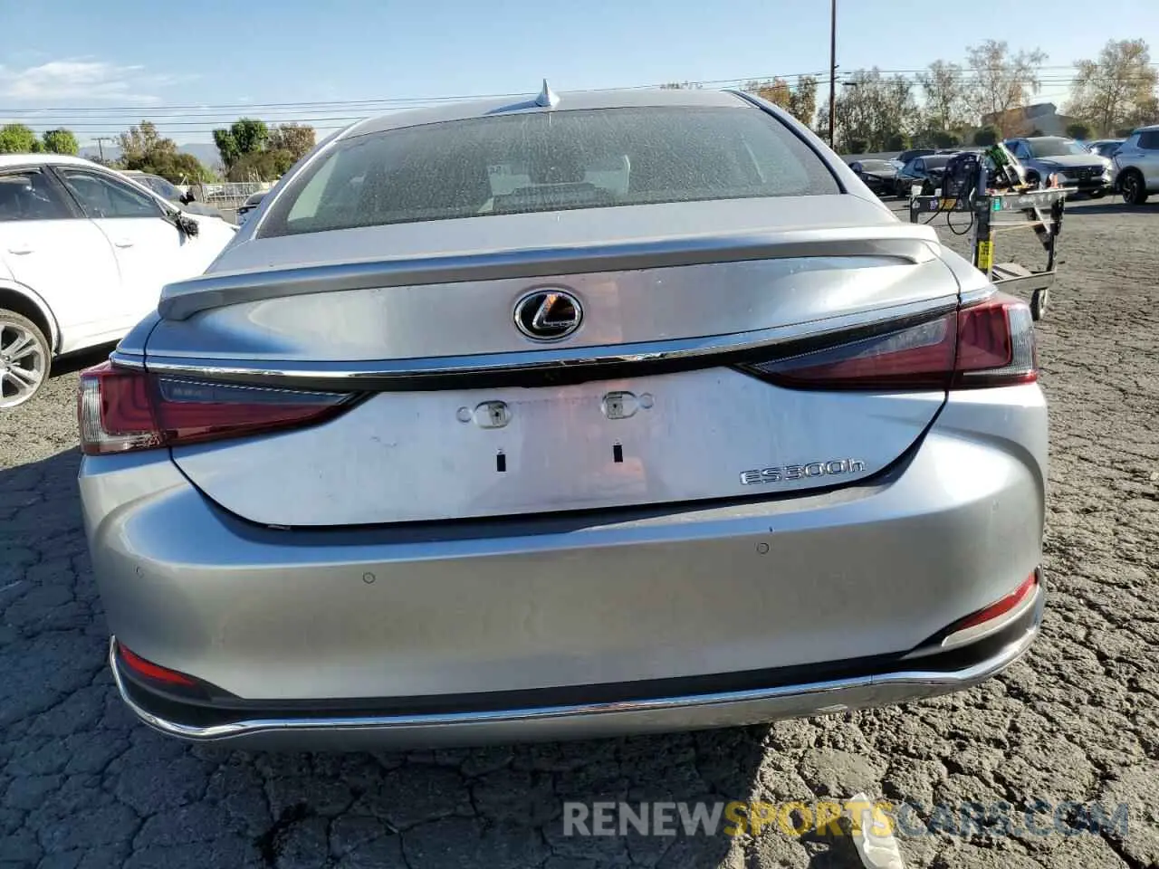6 Photograph of a damaged car 58ADA1C14PU032952 LEXUS ES300 2023