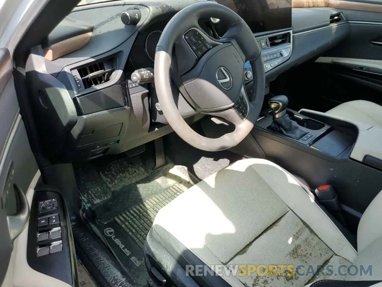 8 Photograph of a damaged car 58ADA1C18PU035224 LEXUS ES300 2023