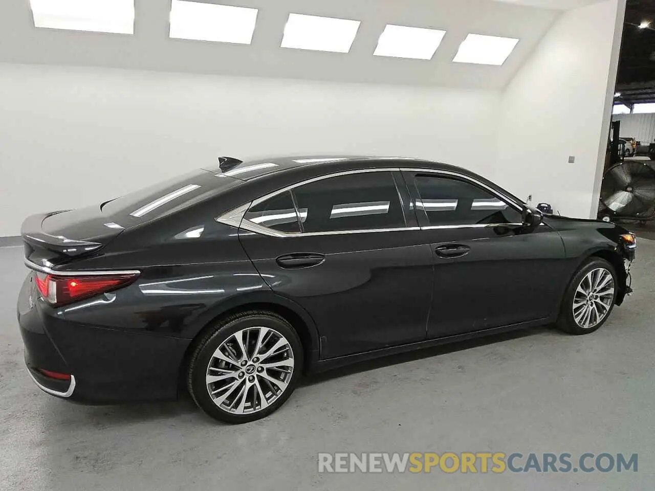 3 Photograph of a damaged car 58AEA1C19PU034328 LEXUS ES300 2023