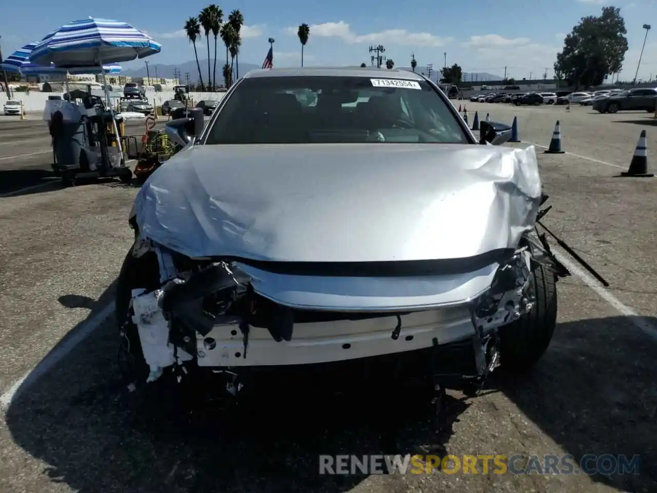 5 Photograph of a damaged car 58ADA1C12RU051132 LEXUS ES300 2024