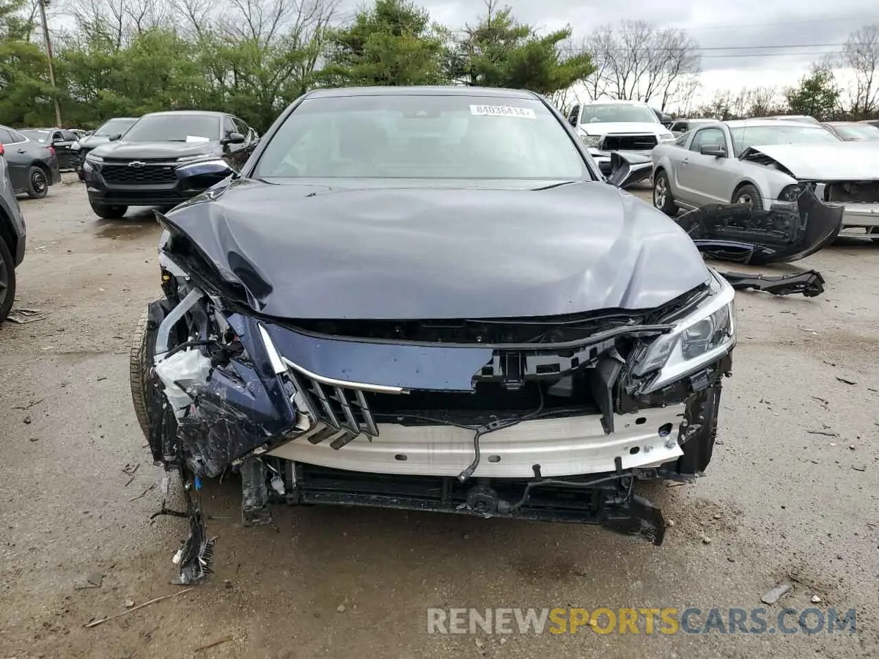 5 Photograph of a damaged car 58ADA1C14RU037331 LEXUS ES300 2024