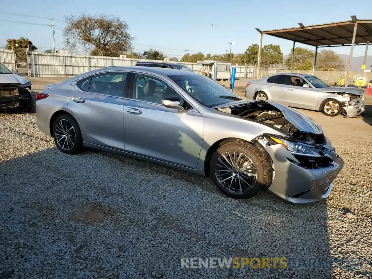 4 Photograph of a damaged car 58ADA1C14RU045560 LEXUS ES300 2024