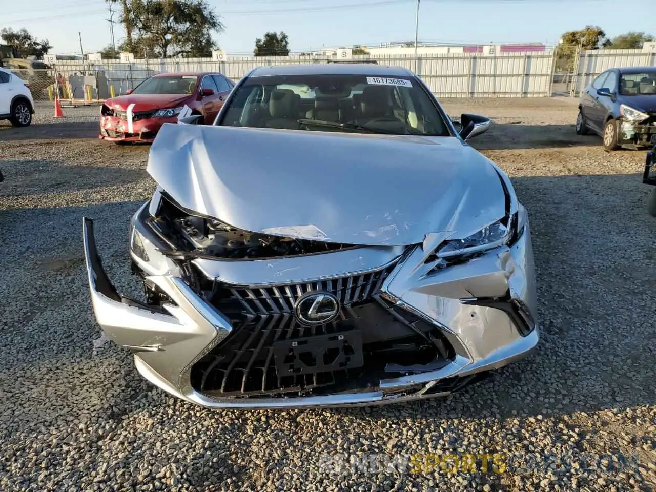 5 Photograph of a damaged car 58ADA1C14RU045560 LEXUS ES300 2024