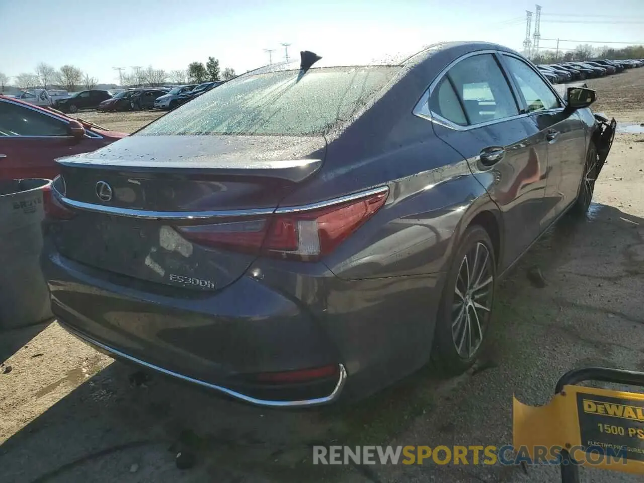 3 Photograph of a damaged car 58ADA1C15RU037046 LEXUS ES300 2024