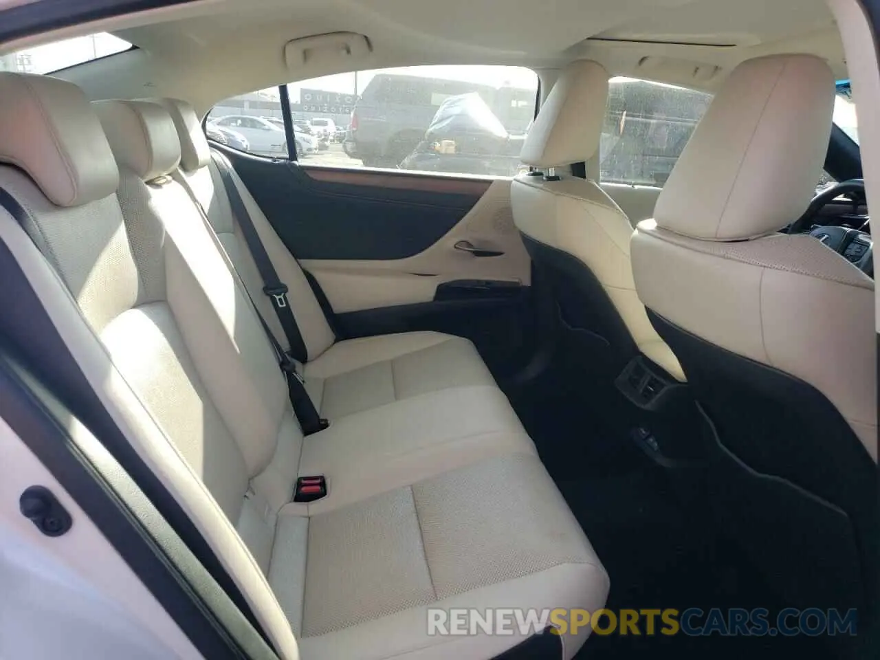 10 Photograph of a damaged car 58ADA1C15RU037127 LEXUS ES300 2024