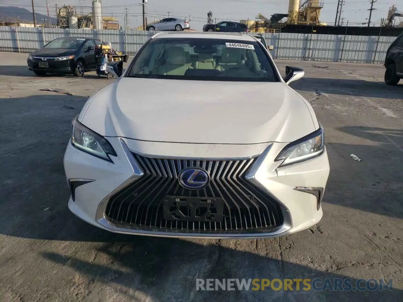 5 Photograph of a damaged car 58ADA1C15RU037127 LEXUS ES300 2024