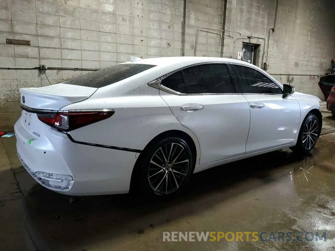 3 Photograph of a damaged car 58ADA1C16RU042191 LEXUS ES300 2024