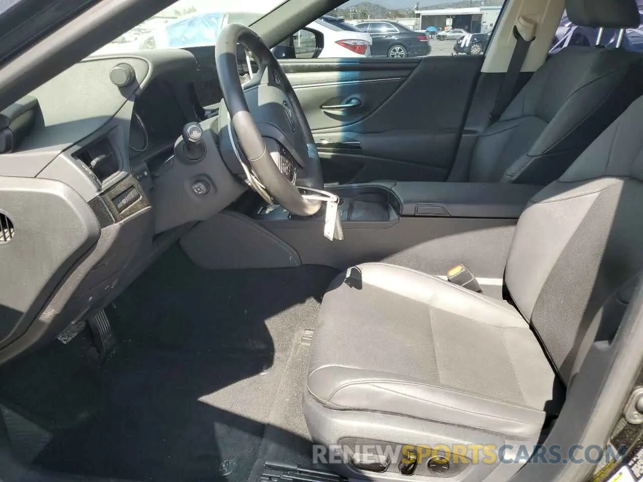 7 Photograph of a damaged car 58ADA1C1XRU038967 LEXUS ES300 2024