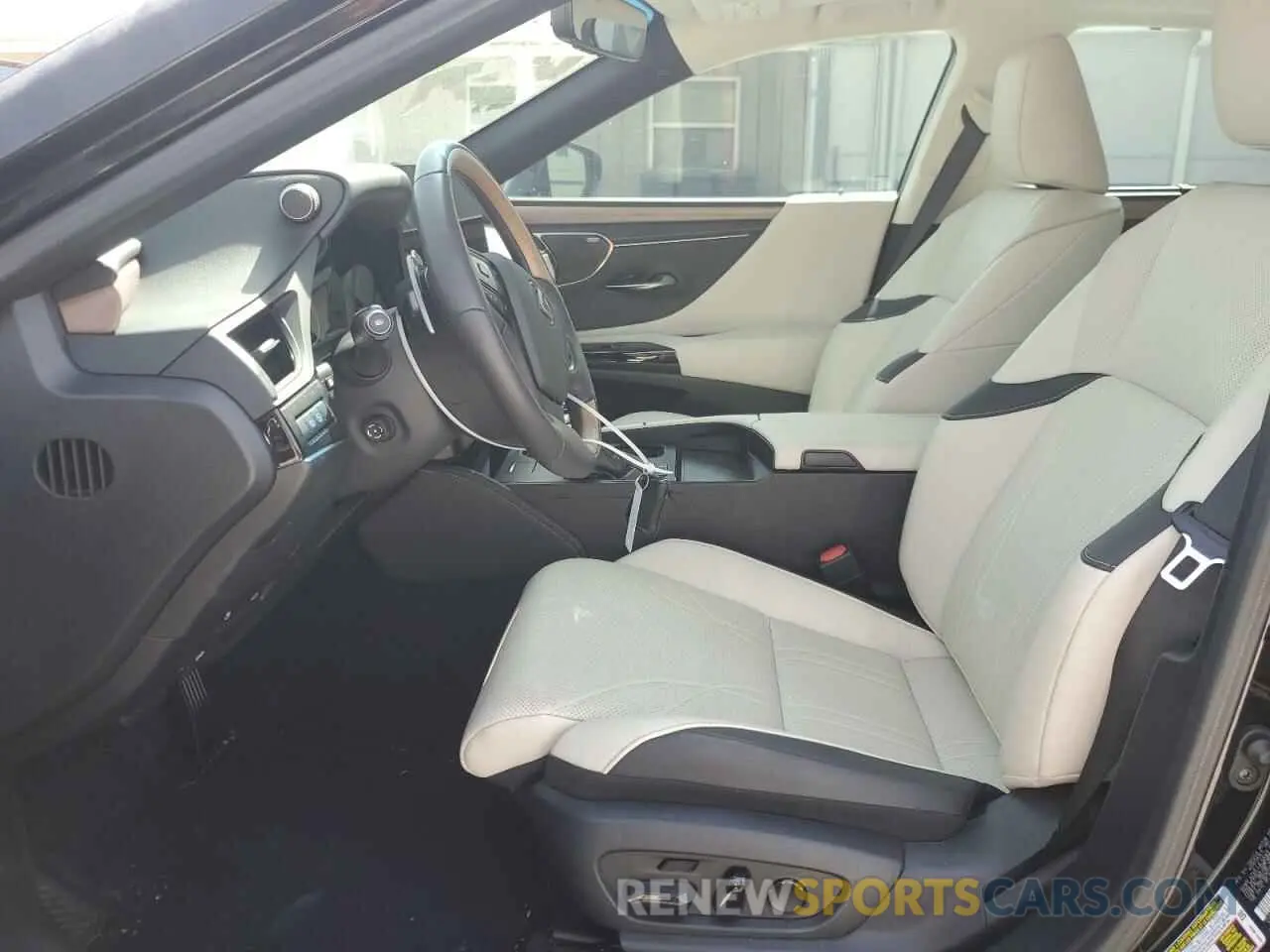 7 Photograph of a damaged car 58AFA1C13RU048894 LEXUS ES300 2024