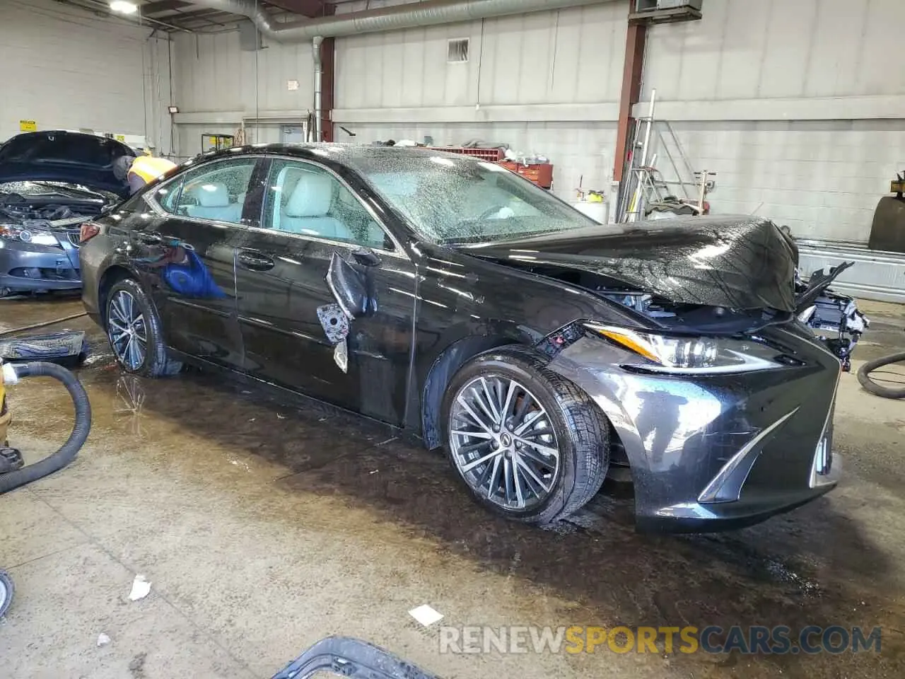 4 Photograph of a damaged car 58ADA1C14SU055656 LEXUS ES300 2025