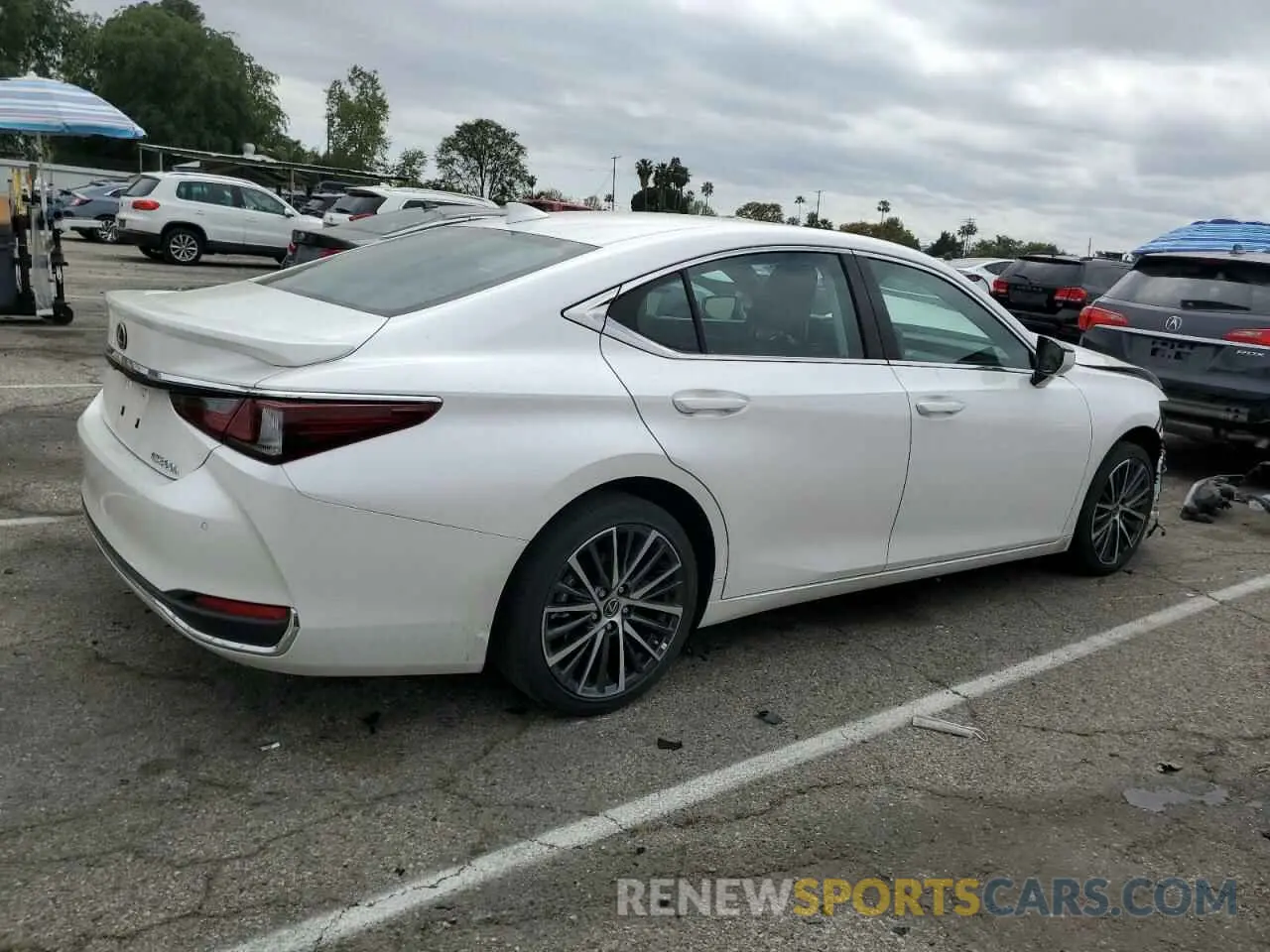 3 Photograph of a damaged car 58ADA1C17SU058938 LEXUS ES300 2025