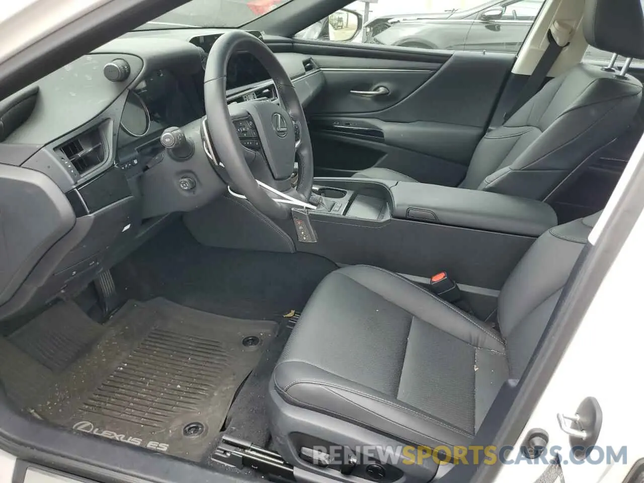 7 Photograph of a damaged car 58ADA1C17SU058938 LEXUS ES300 2025