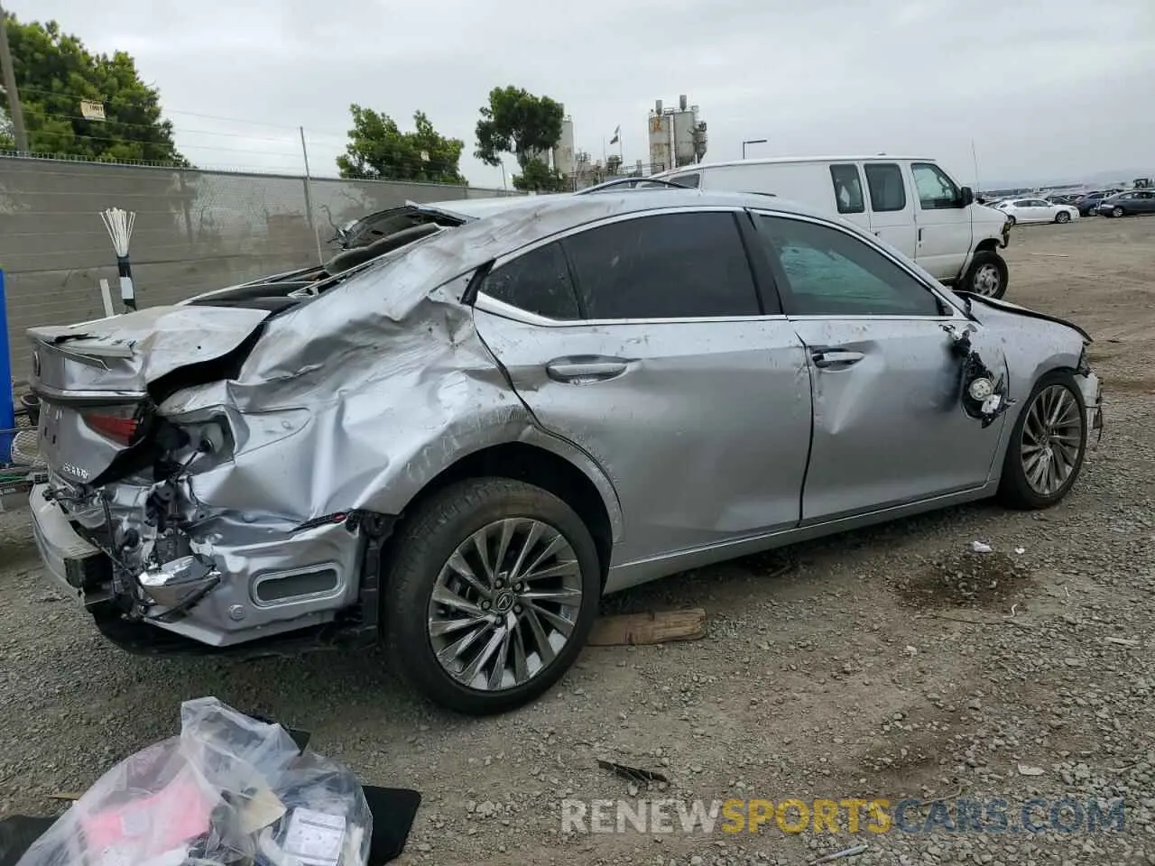 3 Photograph of a damaged car 58AEA1C1XSU061224 LEXUS ES300 2025