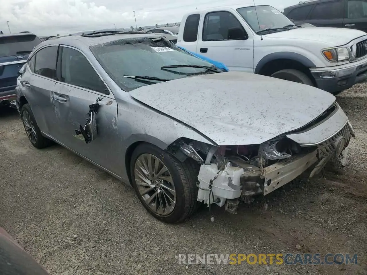 4 Photograph of a damaged car 58AEA1C1XSU061224 LEXUS ES300 2025