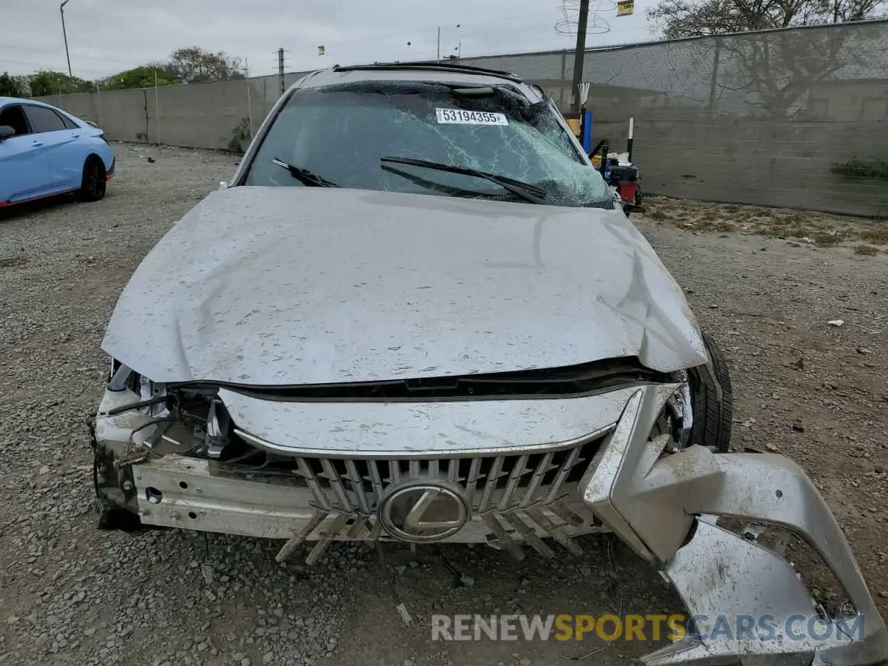 5 Photograph of a damaged car 58AEA1C1XSU061224 LEXUS ES300 2025