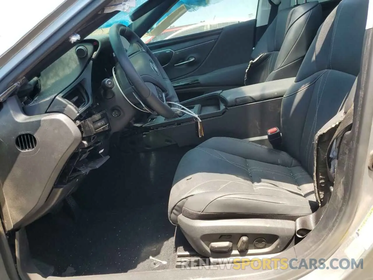 7 Photograph of a damaged car 58AEA1C1XSU061224 LEXUS ES300 2025