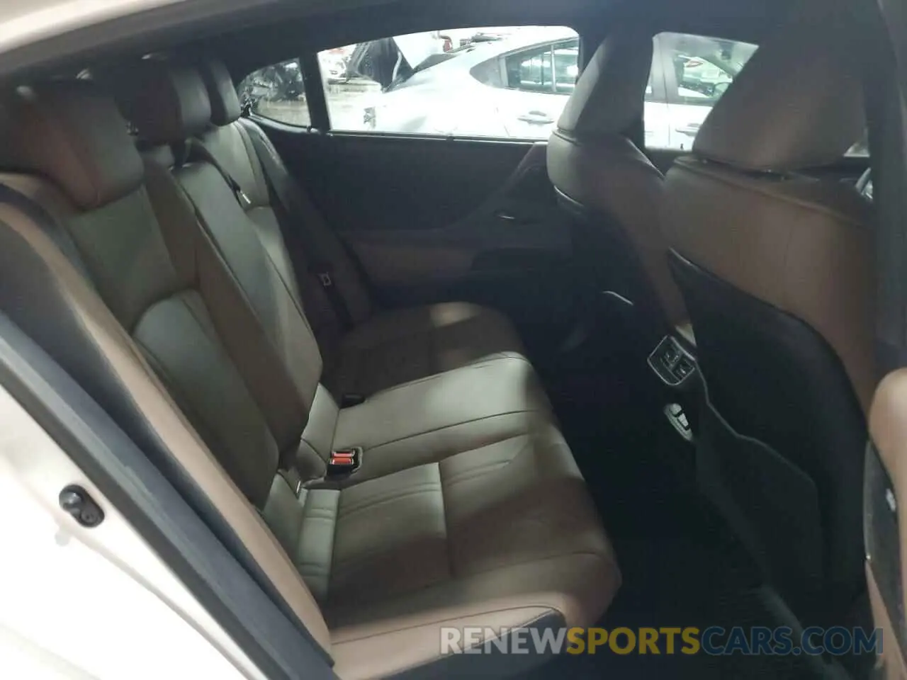 10 Photograph of a damaged car 58AFA1C11SU057633 LEXUS ES300 2025