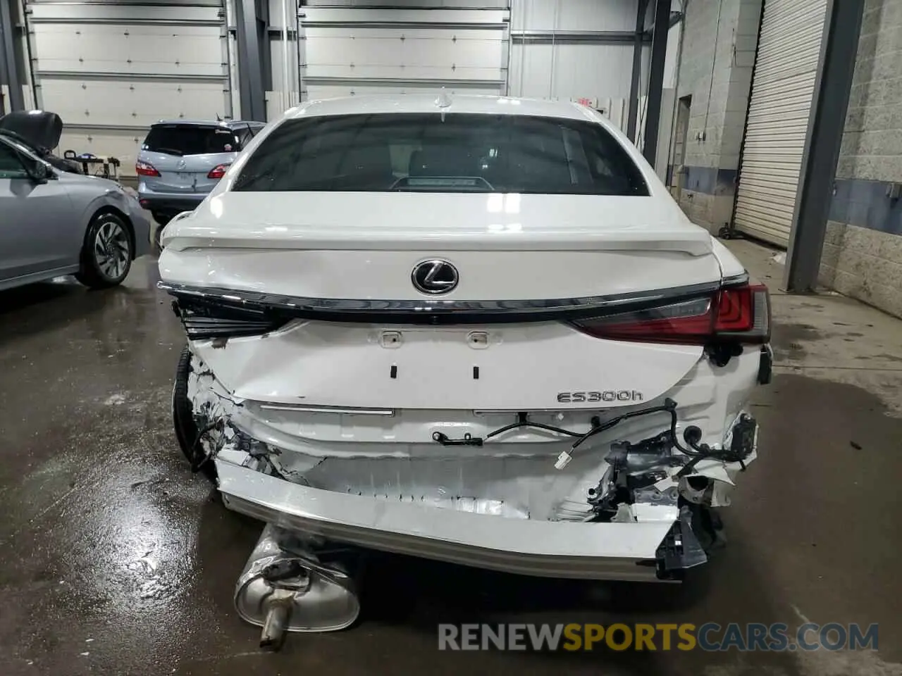 6 Photograph of a damaged car 58AFA1C11SU057633 LEXUS ES300 2025
