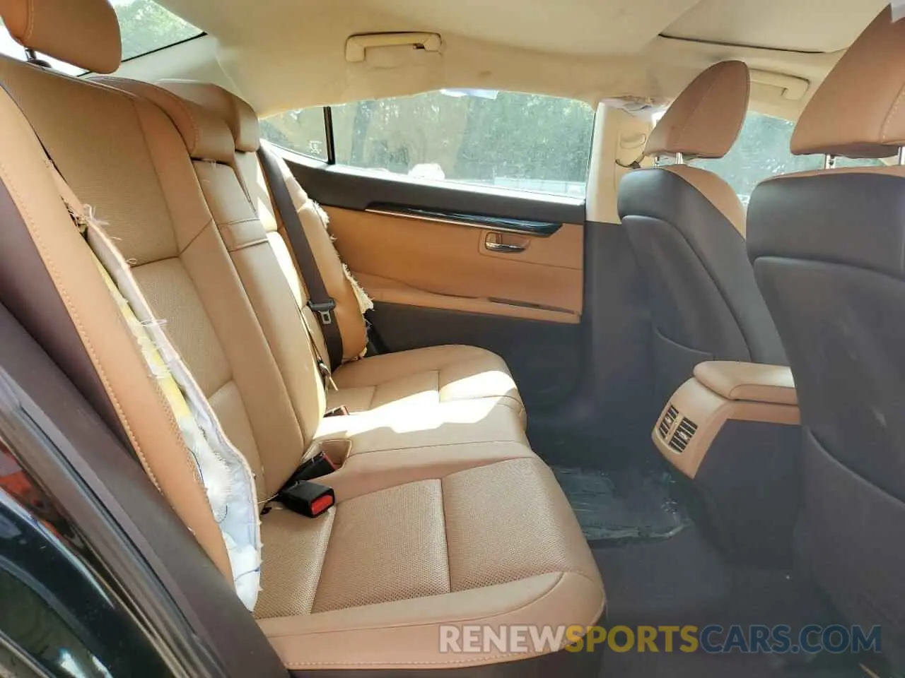 10 Photograph of a damaged car 58ABK1GG7GU014562 LEXUS ES350 2016