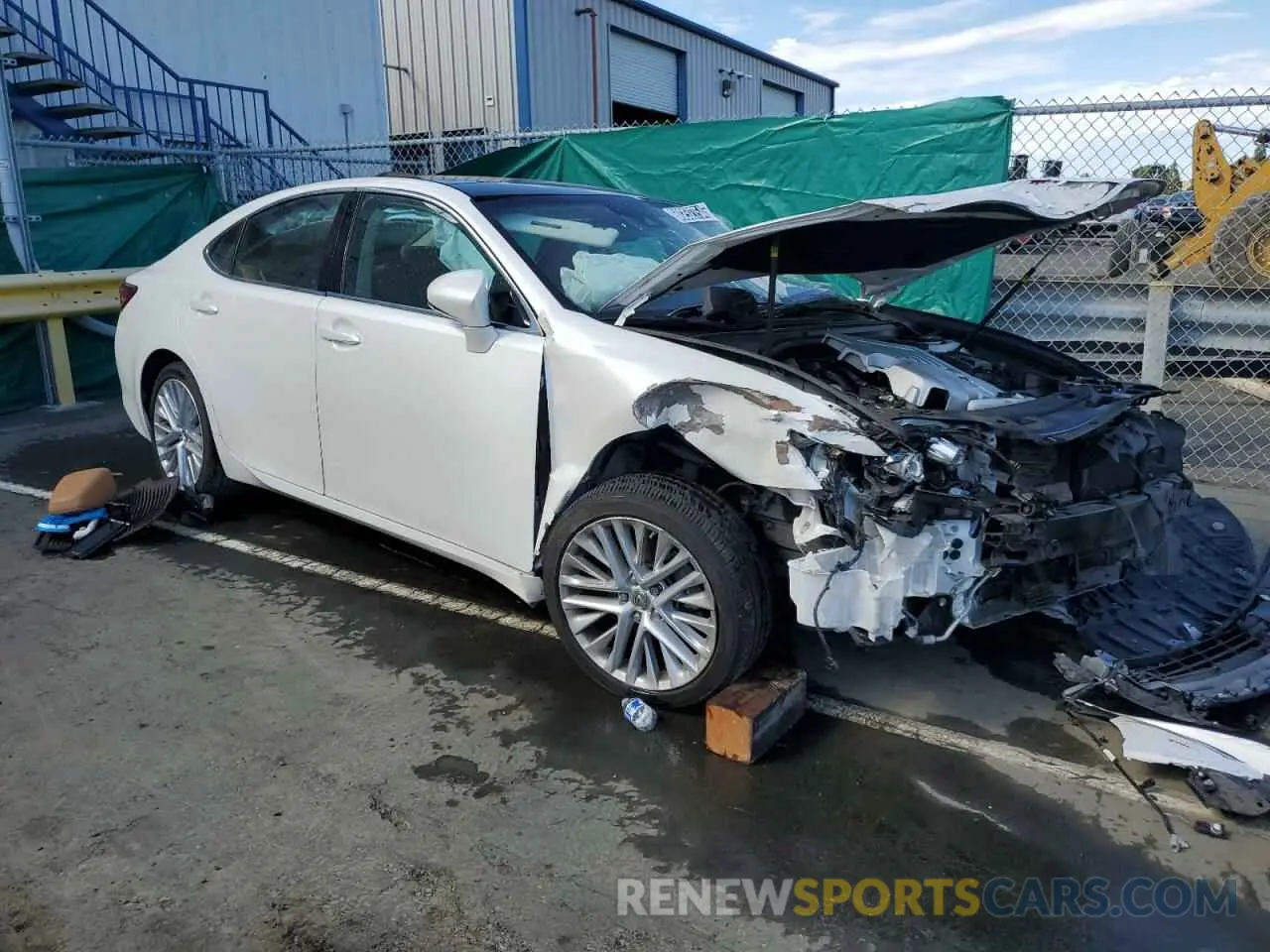 4 Photograph of a damaged car 58ABK1GG5HU078701 LEXUS ES350 2017