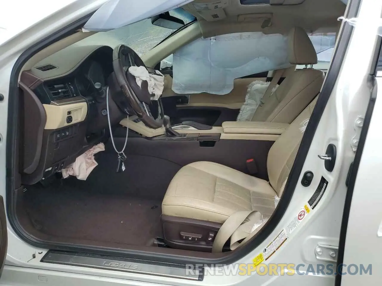 7 Photograph of a damaged car 58ABK1GGXHU065720 LEXUS ES350 2017
