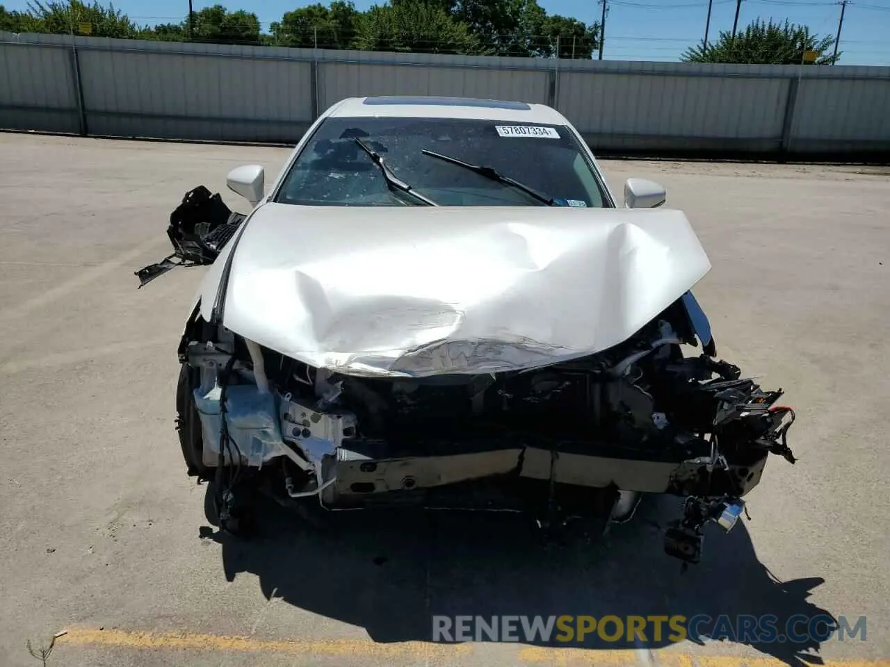 5 Photograph of a damaged car 58ABK1GG9JU084877 LEXUS ES350 2018