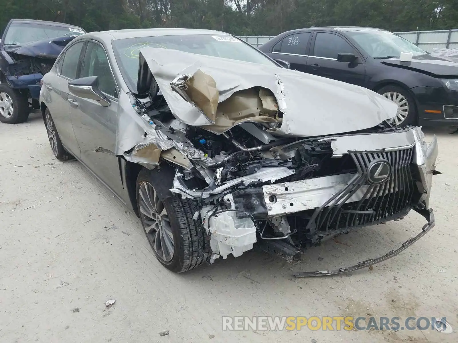 1 Photograph of a damaged car 58ABZ1B10KU004172 LEXUS ES350 2019