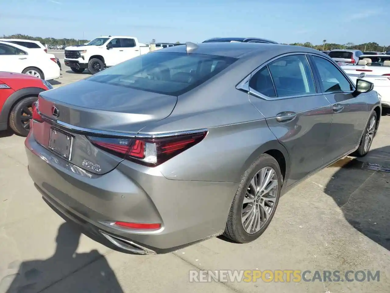 4 Photograph of a damaged car 58ABZ1B10KU006407 LEXUS ES350 2019