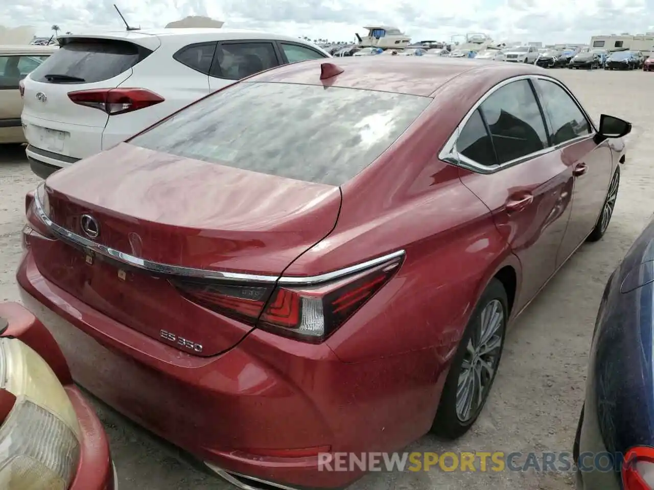 4 Photograph of a damaged car 58ABZ1B10KU010876 LEXUS ES350 2019