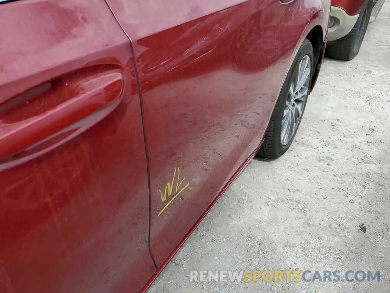 9 Photograph of a damaged car 58ABZ1B10KU010876 LEXUS ES350 2019