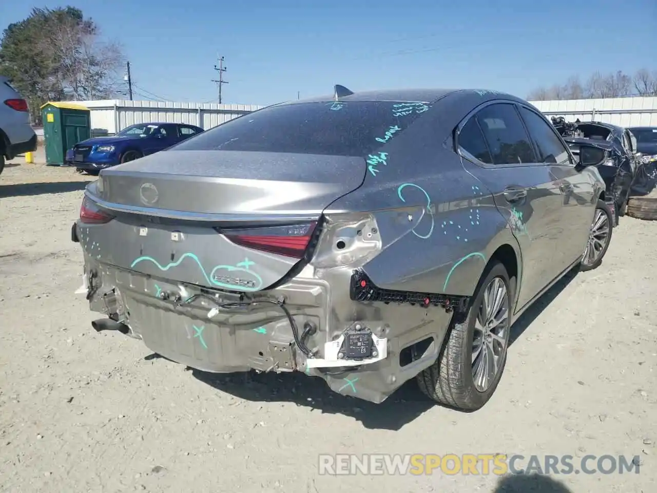 4 Photograph of a damaged car 58ABZ1B10KU014121 LEXUS ES350 2019