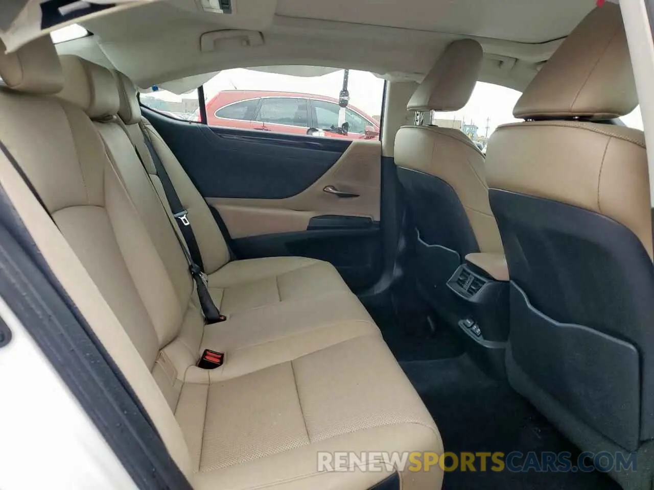 10 Photograph of a damaged car 58ABZ1B10KU030173 LEXUS ES350 2019