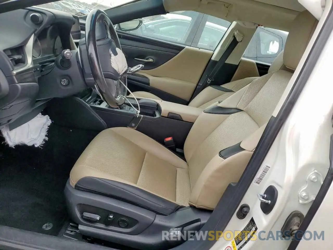 7 Photograph of a damaged car 58ABZ1B10KU030173 LEXUS ES350 2019