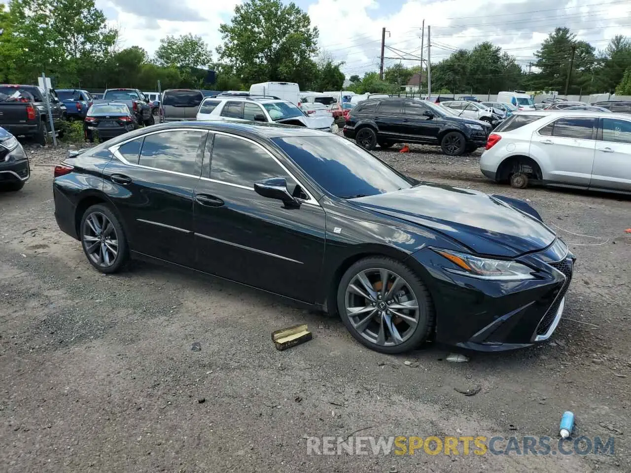 4 Photograph of a damaged car 58ABZ1B10KU038158 LEXUS ES350 2019