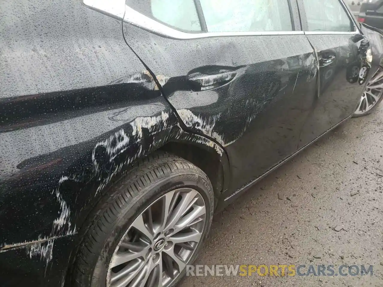 9 Photograph of a damaged car 58ABZ1B10KU039651 LEXUS ES350 2019