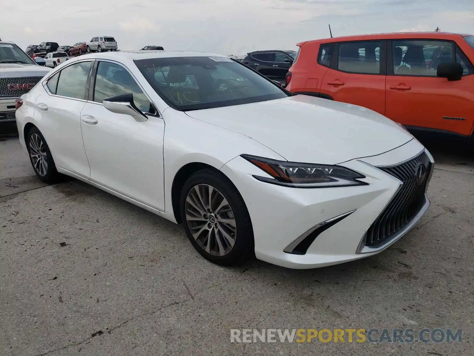 1 Photograph of a damaged car 58ABZ1B10KU048222 LEXUS ES350 2019