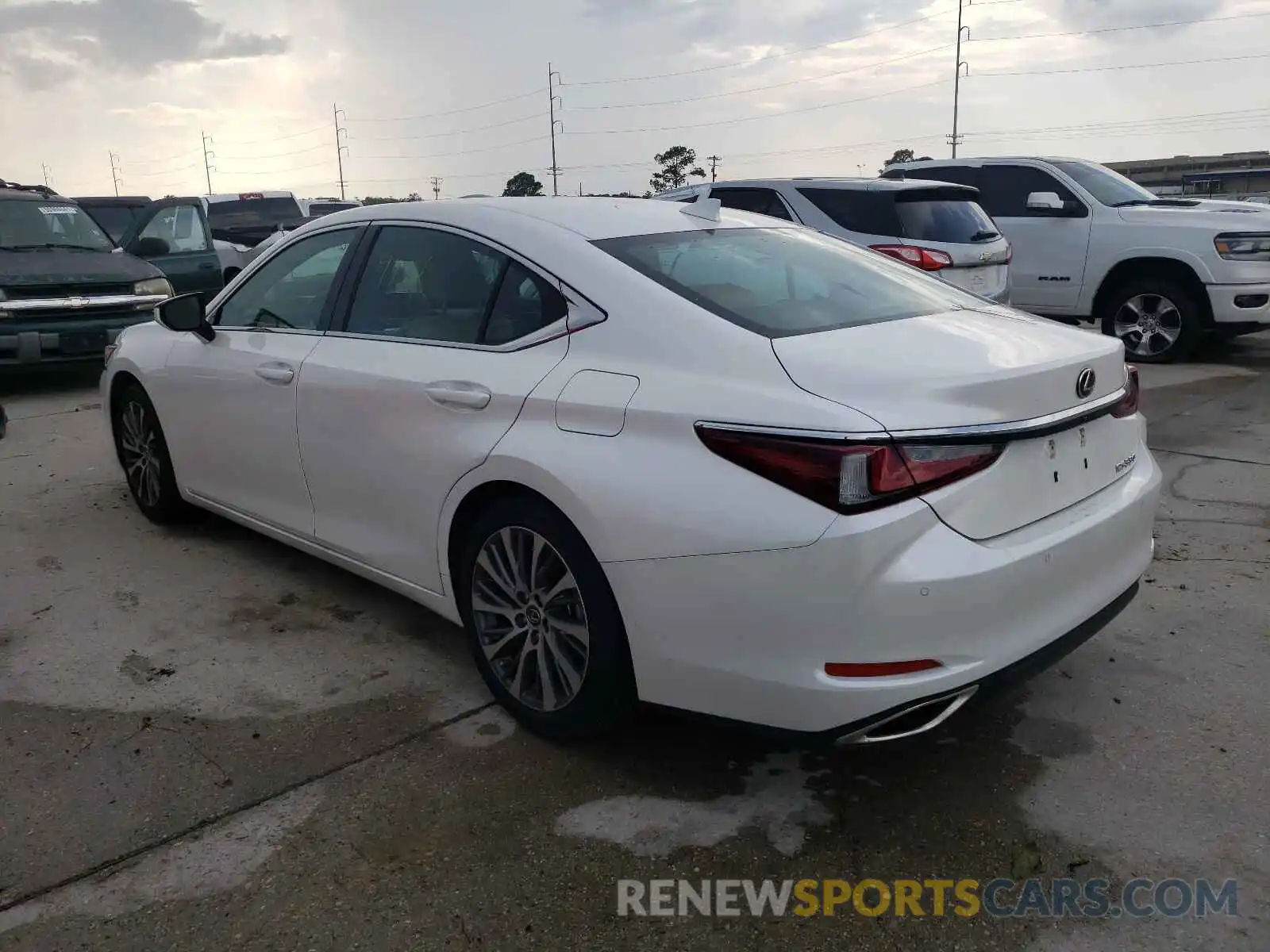 3 Photograph of a damaged car 58ABZ1B10KU048222 LEXUS ES350 2019