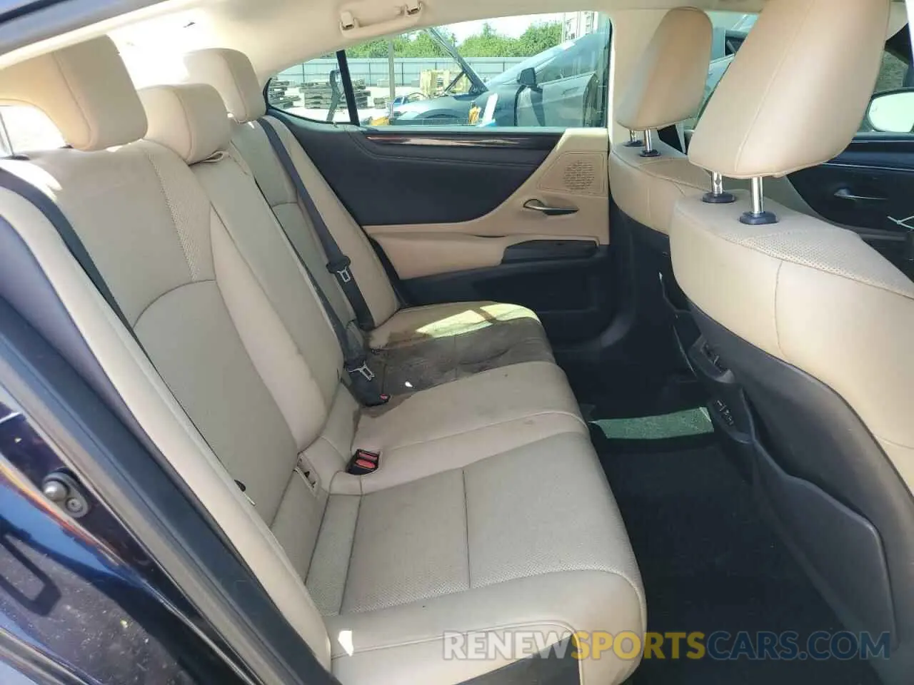 10 Photograph of a damaged car 58ABZ1B10KU049144 LEXUS ES350 2019